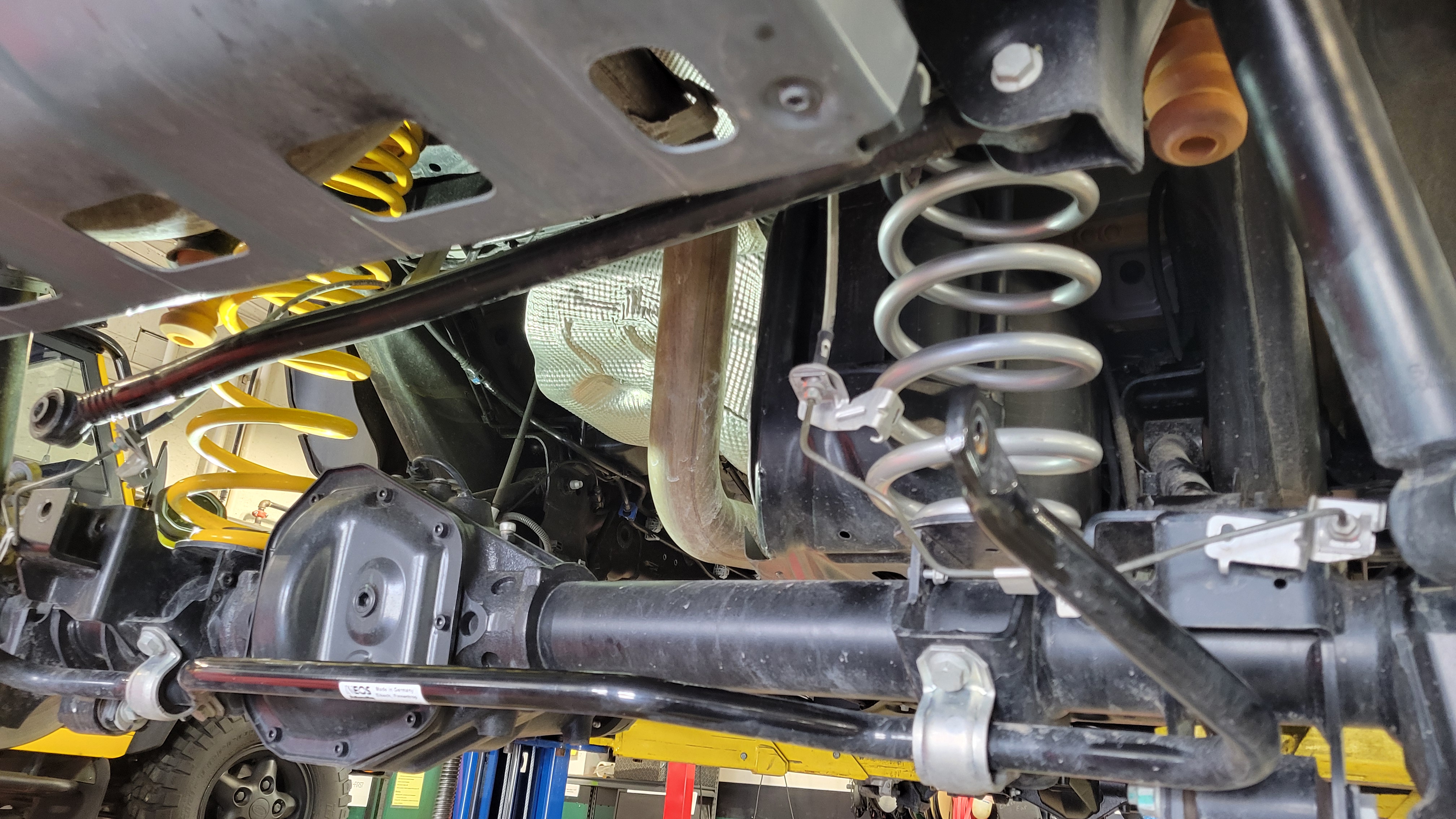 Eibach Pro-Lift spring installation